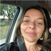 Dicto clases a niños y adultos